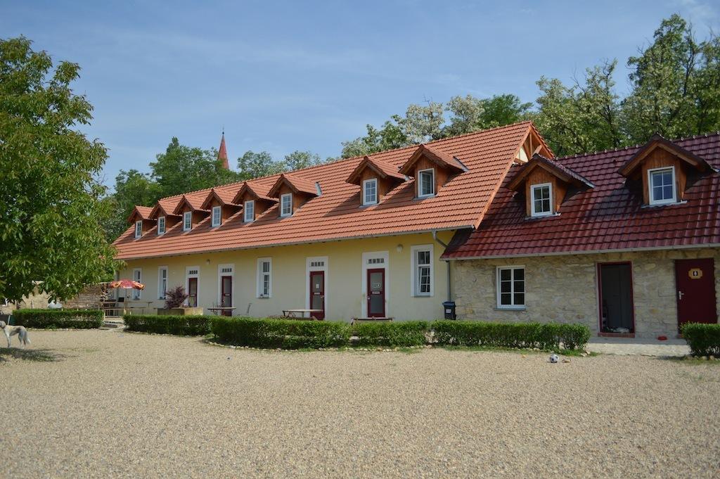 Hotel Stara Fara à Chržín Extérieur photo